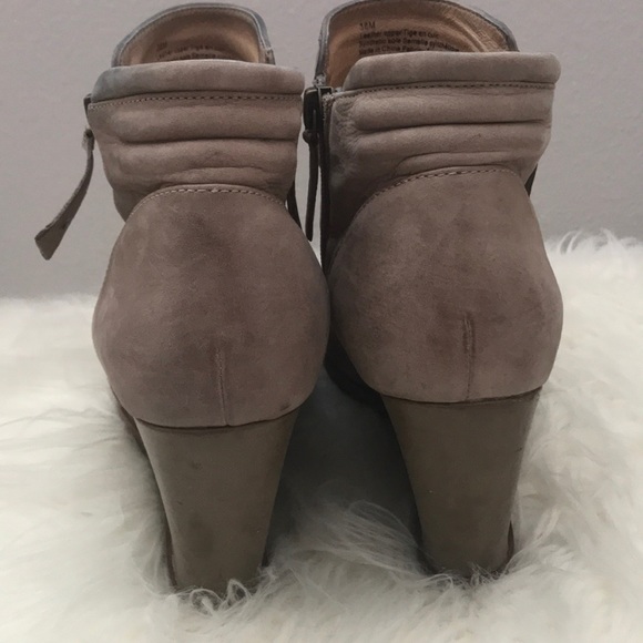 Biala Ashton leather wedge Ankle Bootie Taupe - Picture 5 of 8